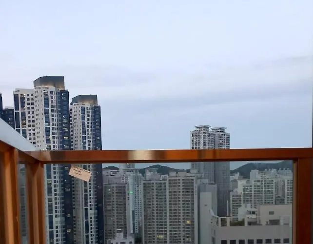 公寓式飯店 해운대 엘본 # Haeundae Station 3min# Sea 3min# High Floor View# Luggage Storage# Flexible Checkin& Out# Family 釜山