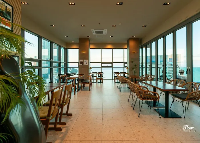 公寓式飯店 해운대 엘본 # Haeundae Station 3min# Sea 3min# High Floor View# Luggage Storage# Flexible Checkin& Out# Family 釜山