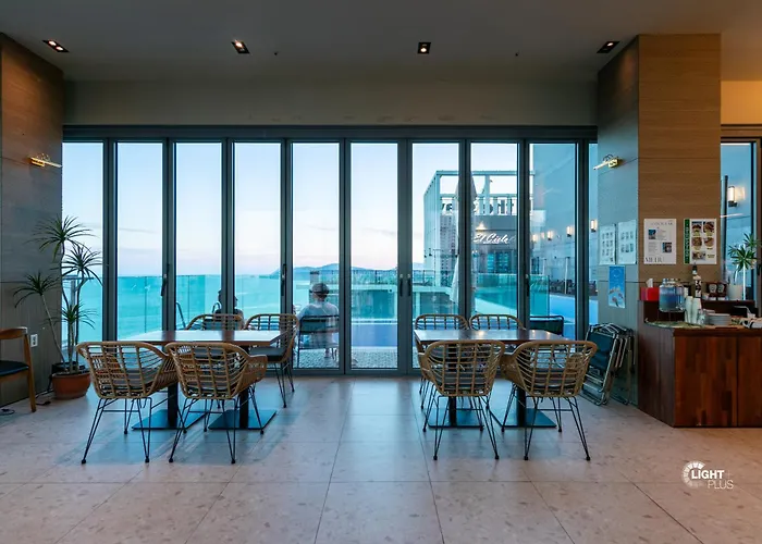 해운대 엘본 # Haeundae Station 3min# Sea 3min# High Floor View# Luggage Storage# Flexible Checkin& Out# Family 公寓式飯店
