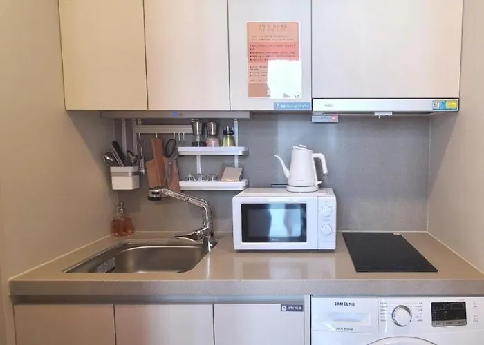 公寓式飯店 해운대 엘본 # Haeundae Station 3min# Sea 3min# High Floor View# Luggage Storage# Flexible Checkin& Out# Family 釜山