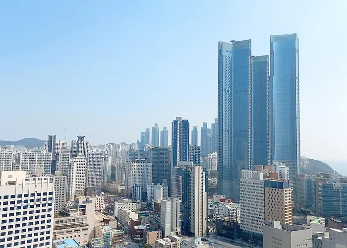 해운대 엘본 # Haeundae Station 3min# Sea 3min# High Floor View# Luggage Storage# Flexible Checkin& Out# Family 公寓式飯店