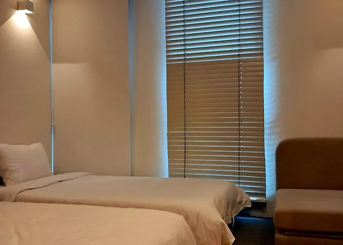 해운대 엘본 # Haeundae Station 3min# Sea 3min# High Floor View# Luggage Storage# Flexible Checkin& Out# Family 公寓式飯店 釜山